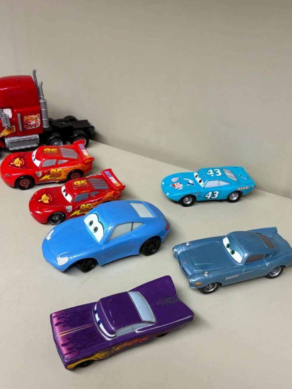 Disney Pixar Cars PLASTIC Lot Lightning McQueen Mack Truck Mater